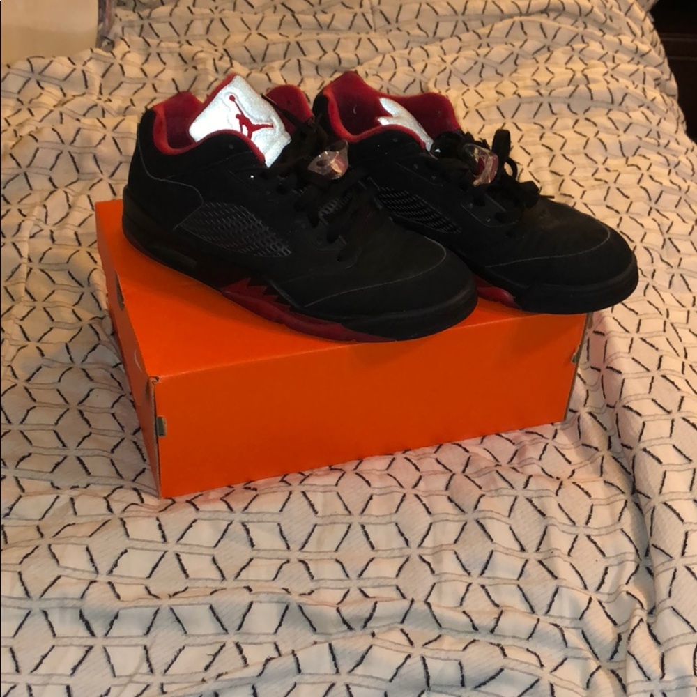 Fire Red 5 Lows (Black)